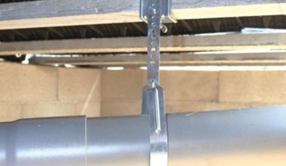 L'AccroVS de KP1 : Une Fixation pratique pour les Évacuations du Vide Sanitaire